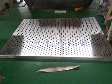沖孔鋁板